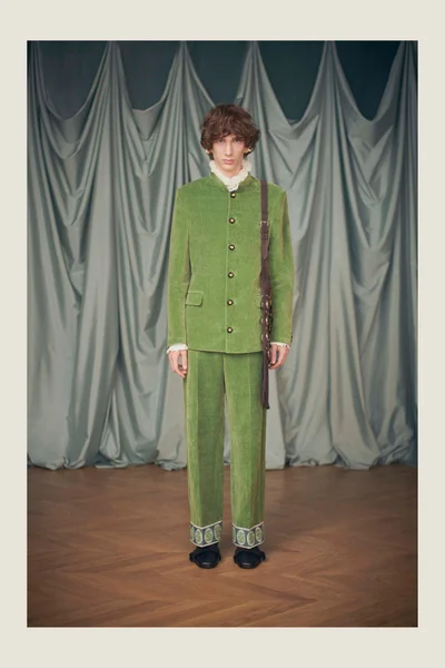 Look 17